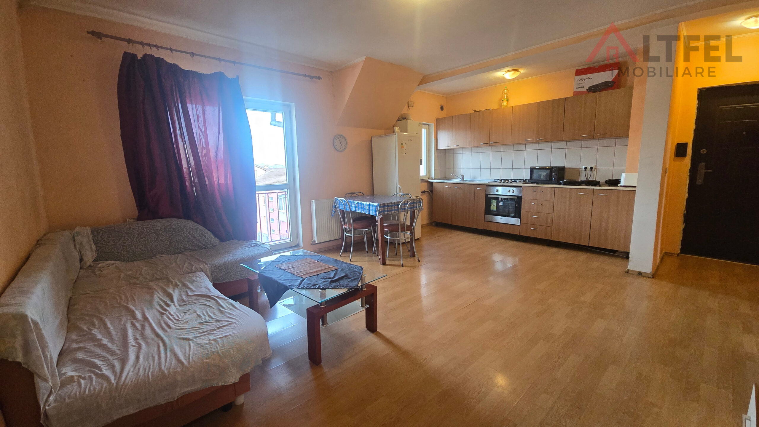 COMISION 0! Mansarda 43 mp utili cu balcon de vanzare in Vasile Aaron